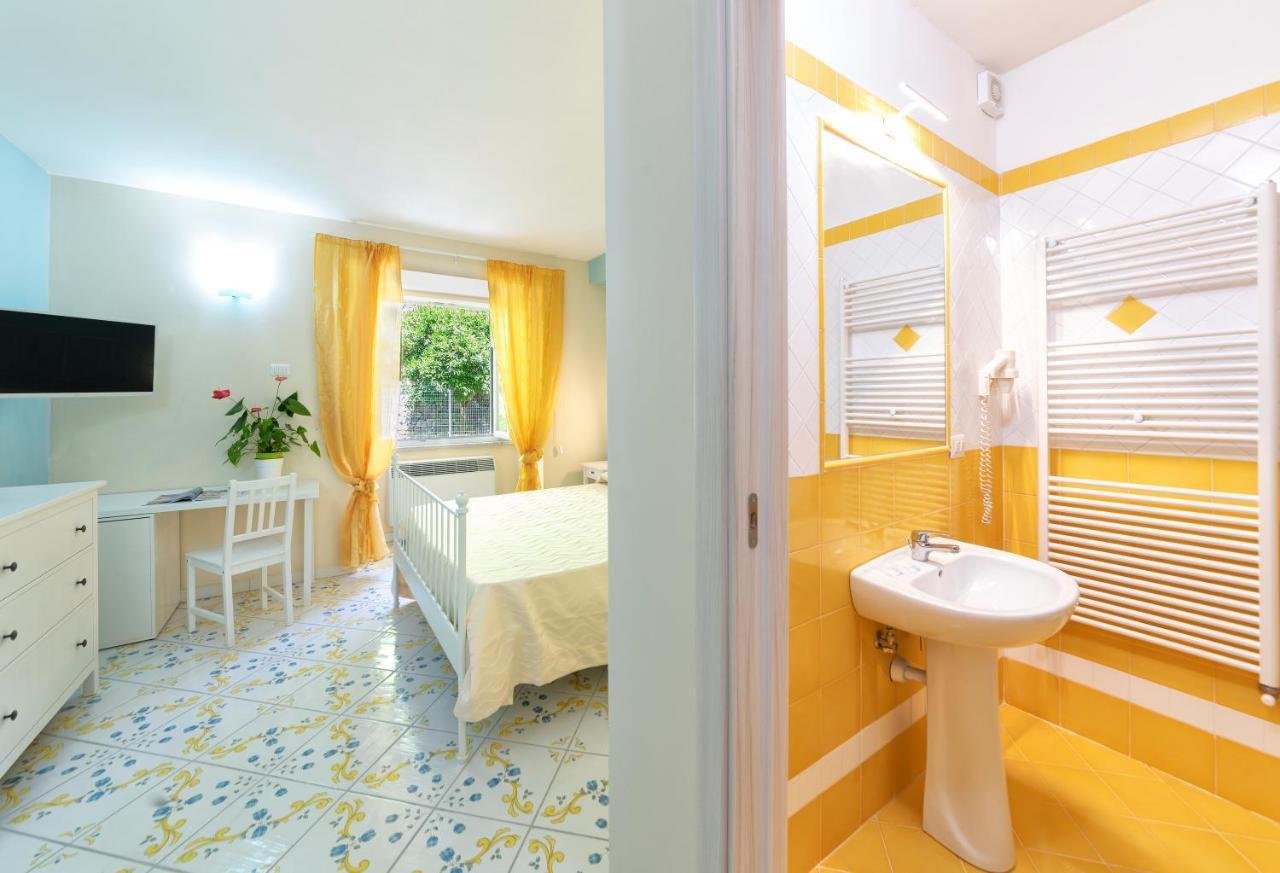 Hotel Il Nespolo Casamicciola Terme Eksteriør billede